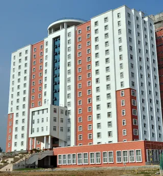 Boys hostel,chennai campus — via Wikimedia Commons
