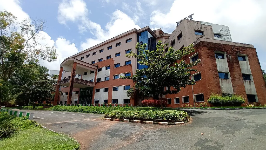 Academic Block 5 20220821 123611 — via Wikimedia Commons